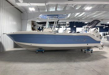 2022 Robalo R242 Explorer Steel Blue/White Boat